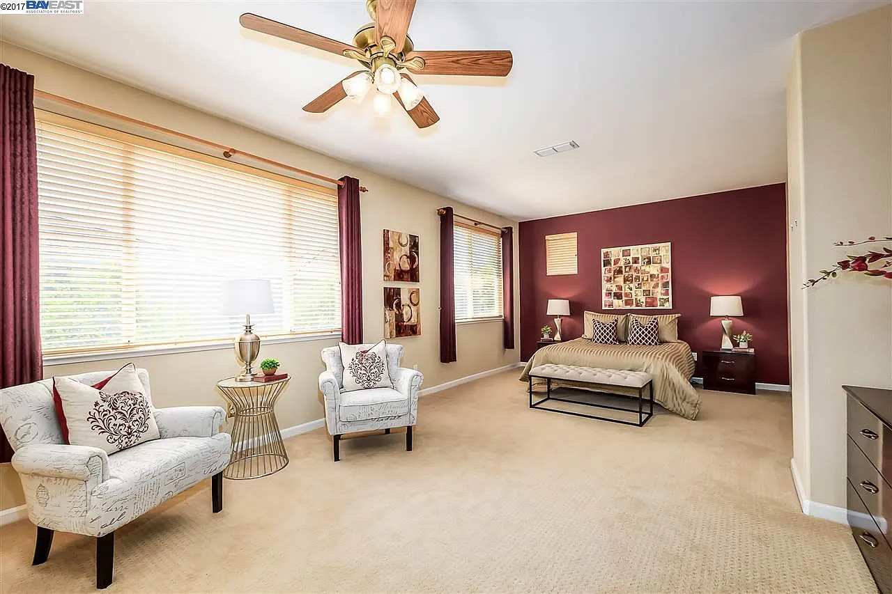 cat rumah warna cream muda