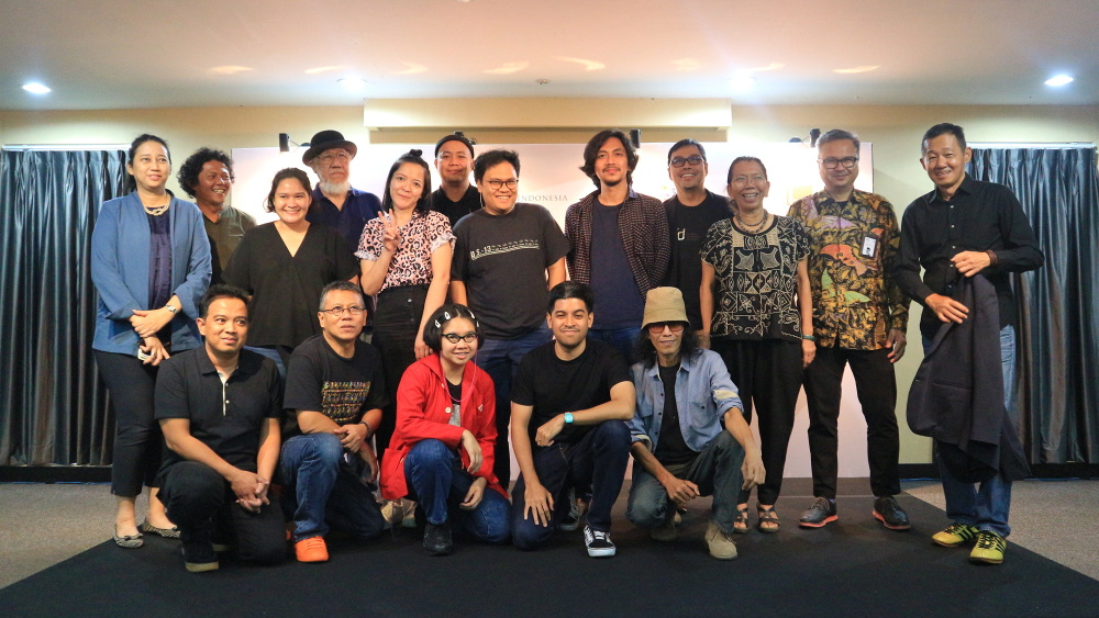 tim dewan juri bersama tim paviliun indonesia di venice art biennale 2019 / ydai