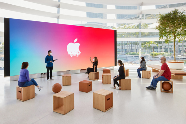 Apple Buat Bola Raksasa Mengapung Di Teluk Singapura / Apple 8