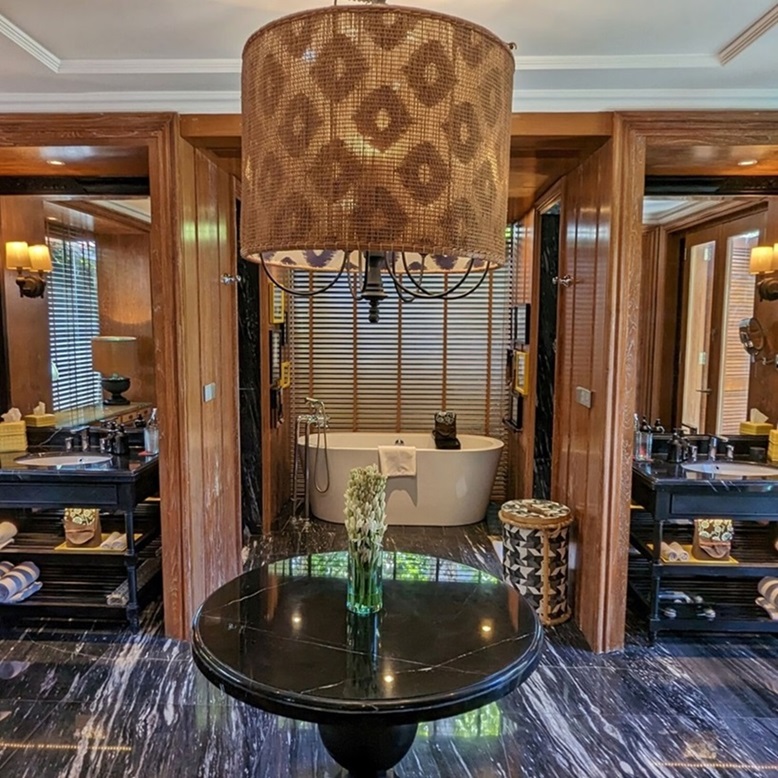 desain kamar mandi hotel