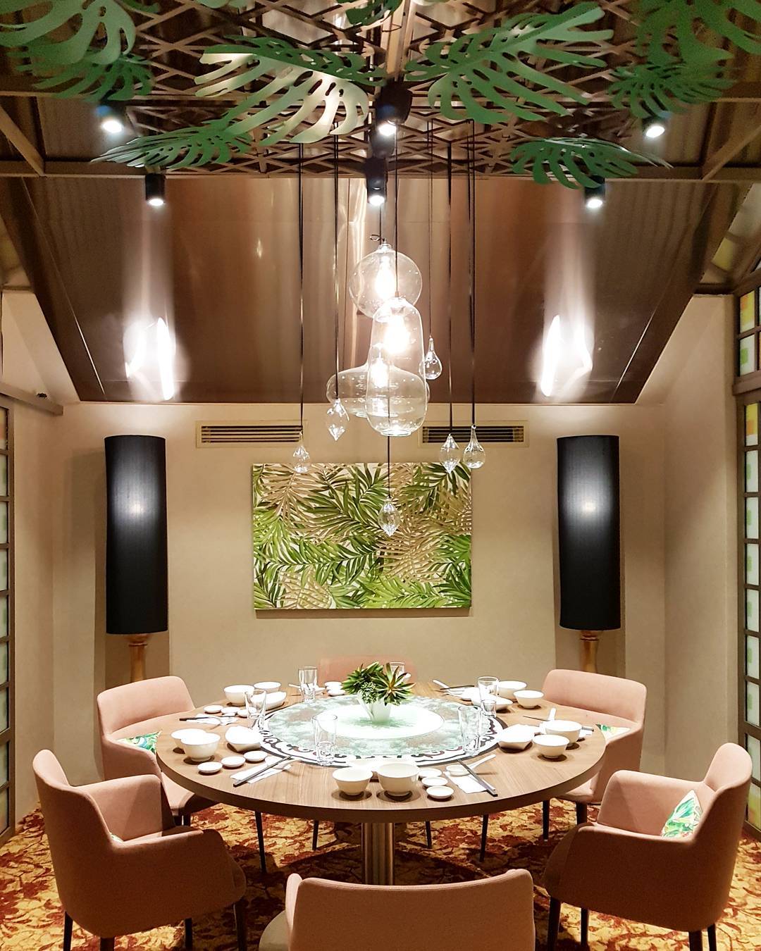 Sentuhan Art Deco Modern yang Ramah dari Bobos Design