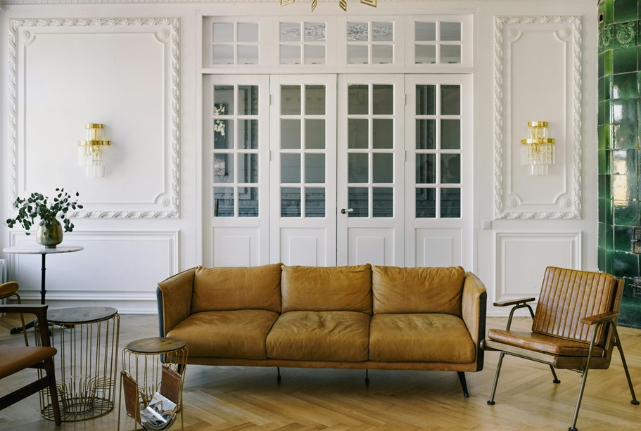 mewah! 6 keuntungan pakai wall moulding pvc di ruang tamu_casa