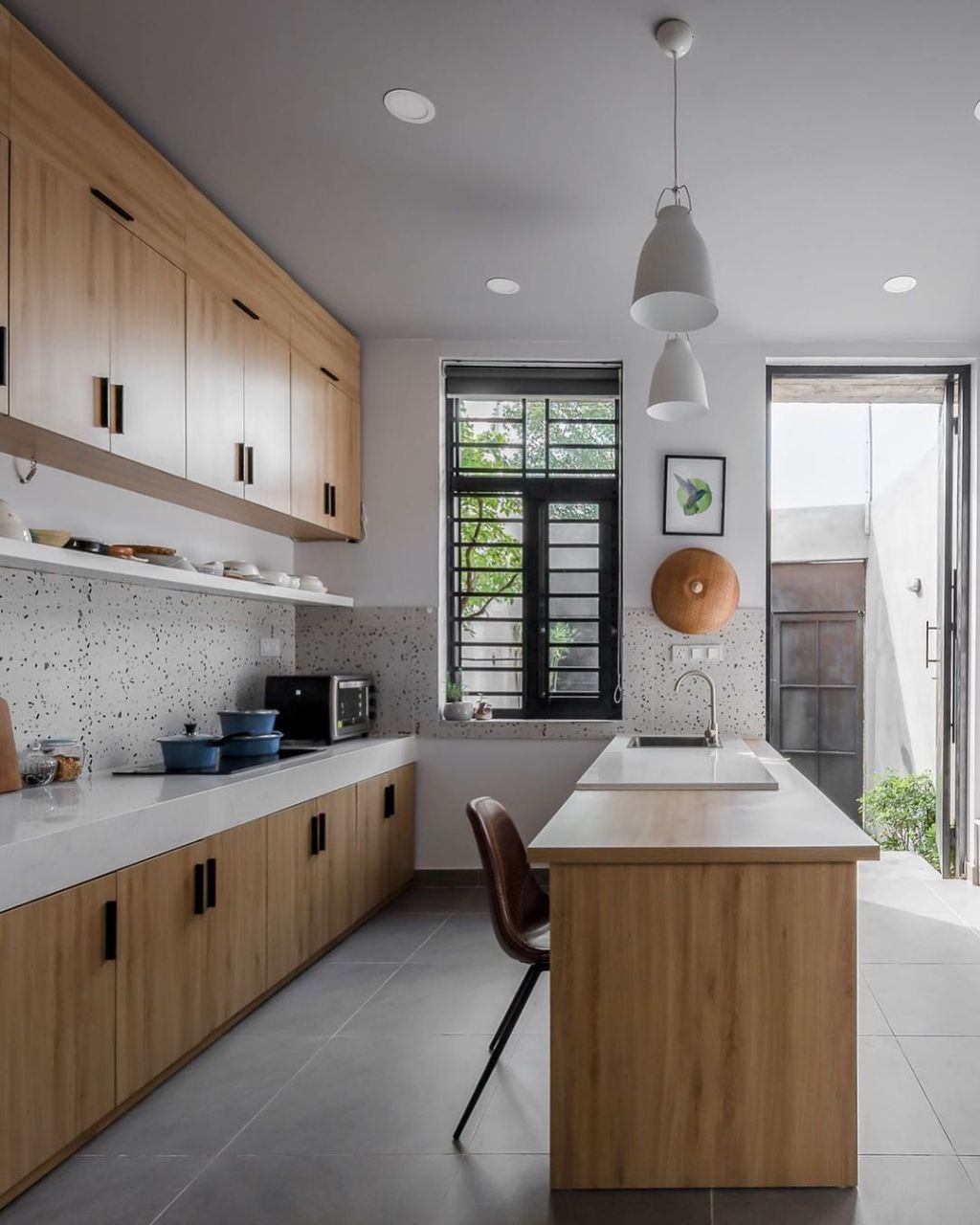 rak piring minimalis tertutup