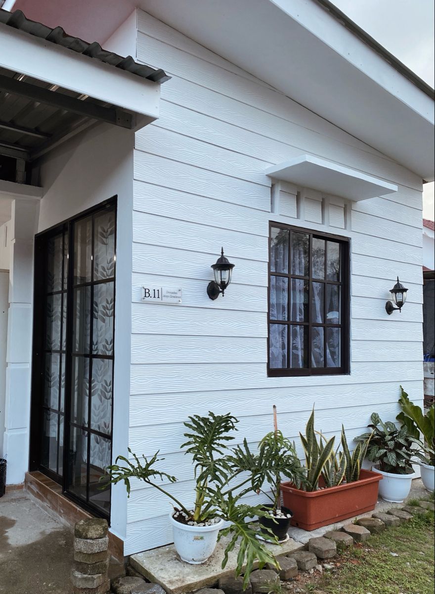 model rumah pintu utama menghadap samping