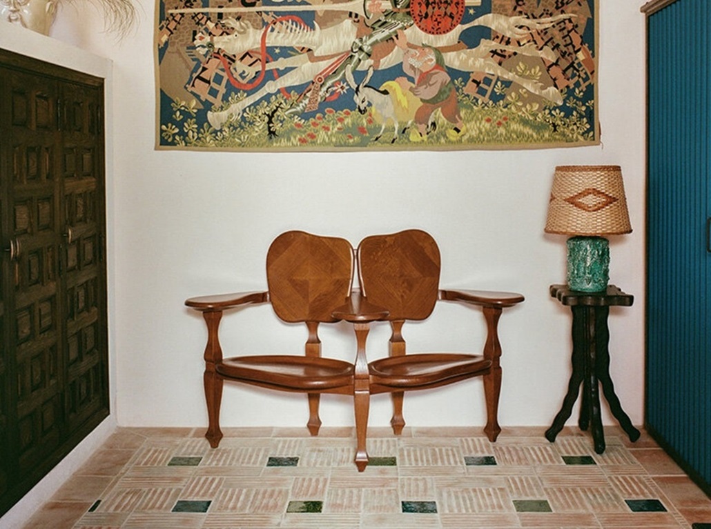 legendaris! pameran ekslusif furnitur antoni gaudi 