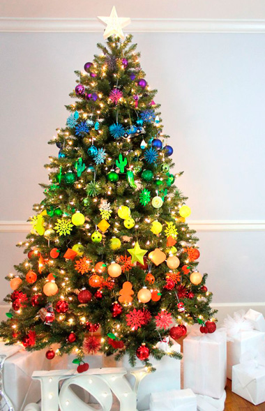 5 Tema Warna Unik untuk Pohon Natal - CASAINDONESIA.COM