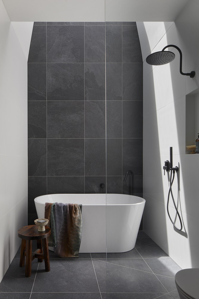 desain kamar mandi hotel