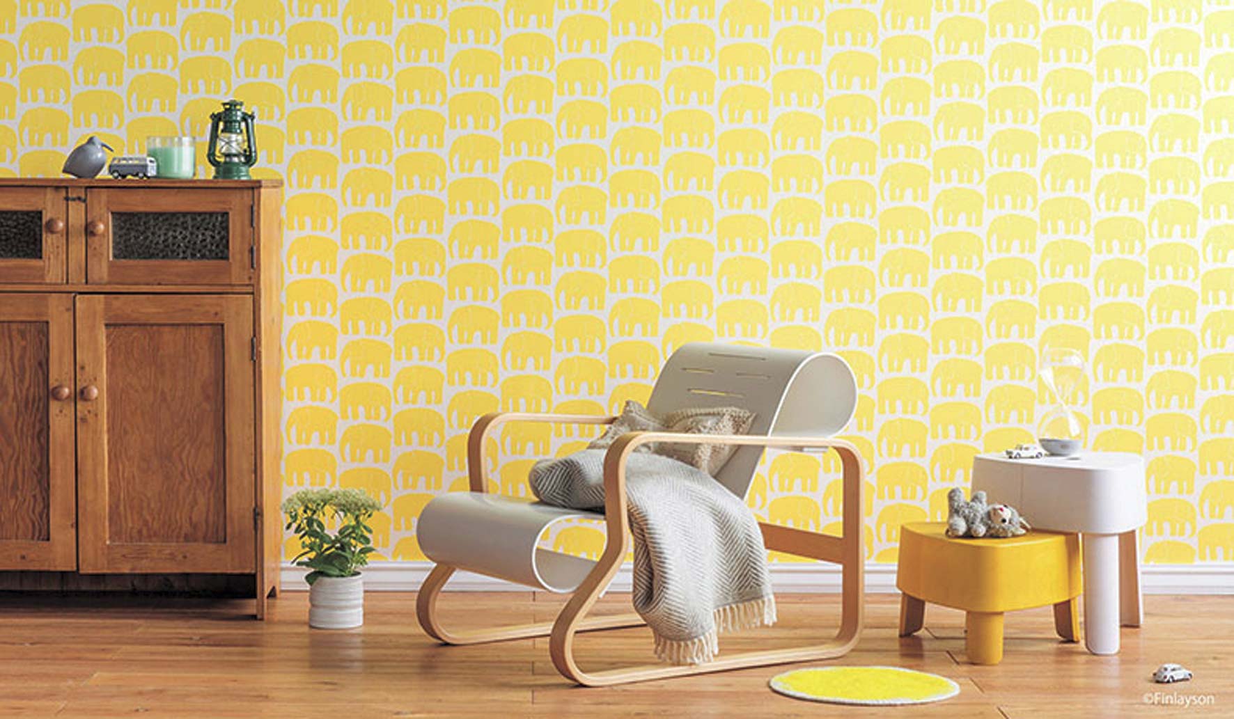 ruang anak wallpaper gajah kuning