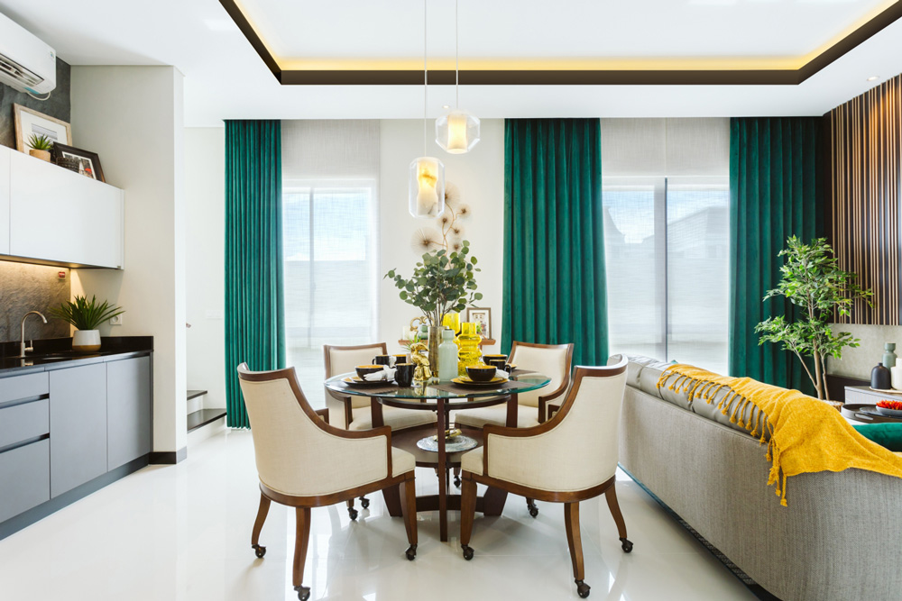 Rumah di Surabaya Ini Punya Segalanya! Modern & Elegan / Roum Design / Gods Plan Photo Interior 1