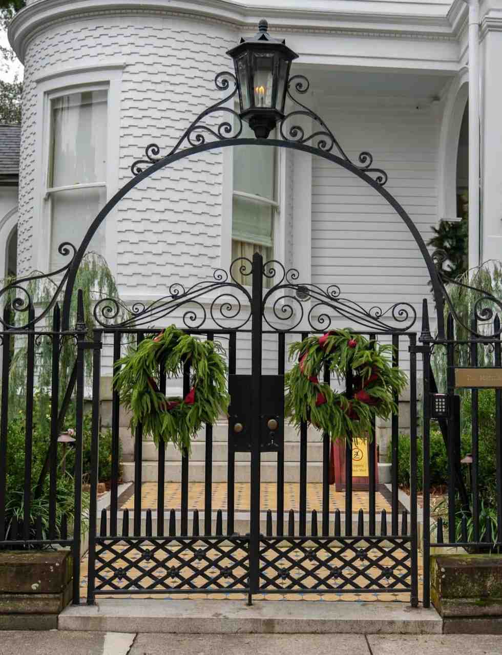 pagar besi klasik minimalis