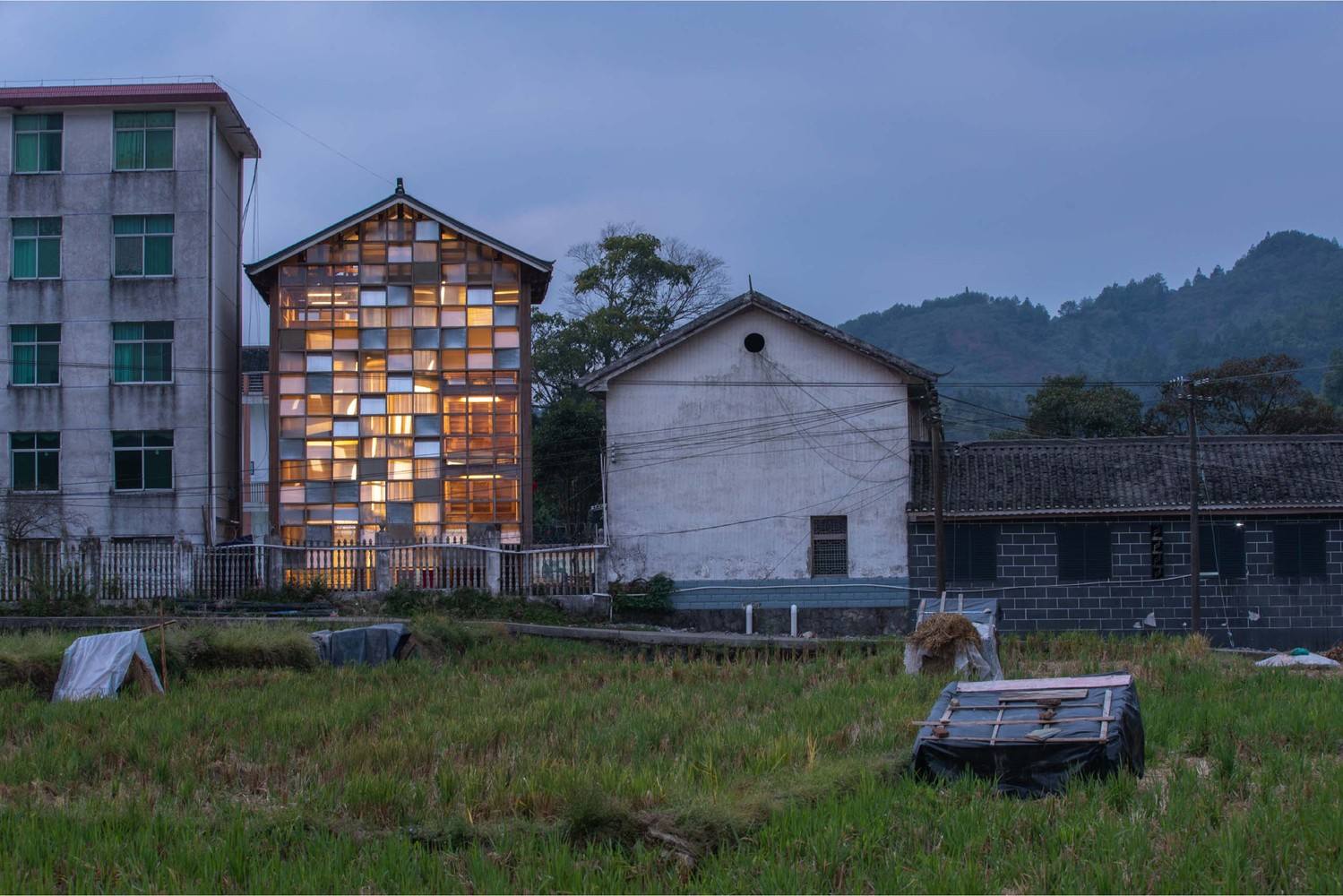 ruang yang membawa anak kembali ke buku, pingtan book house