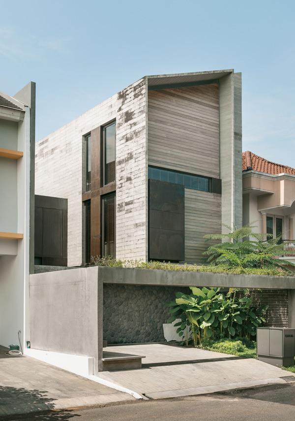 Fasad rumah gaya modern / Gani House oleh Platform Architects / Vicky Tanzil