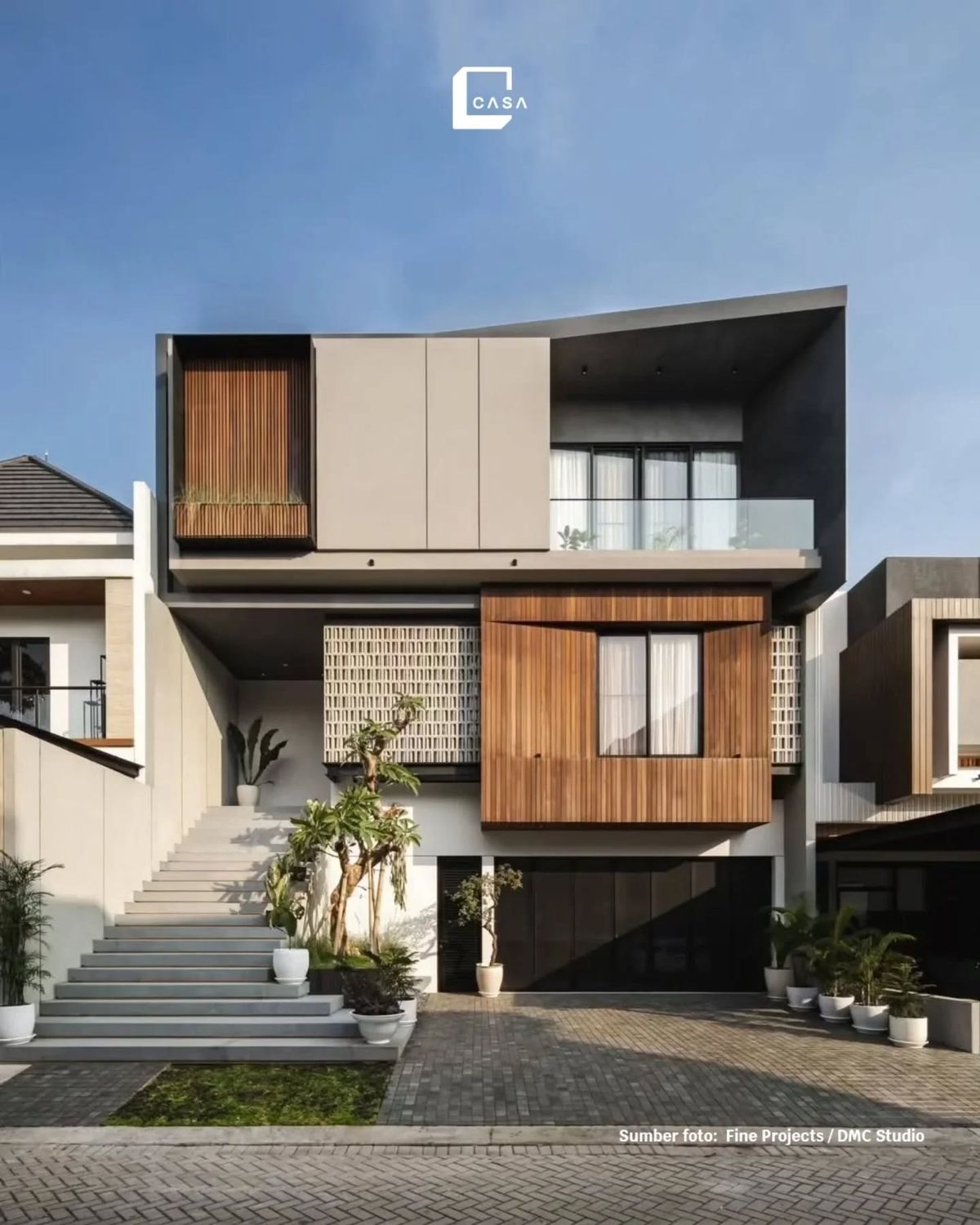 model rumah pintu utama menghadap samping