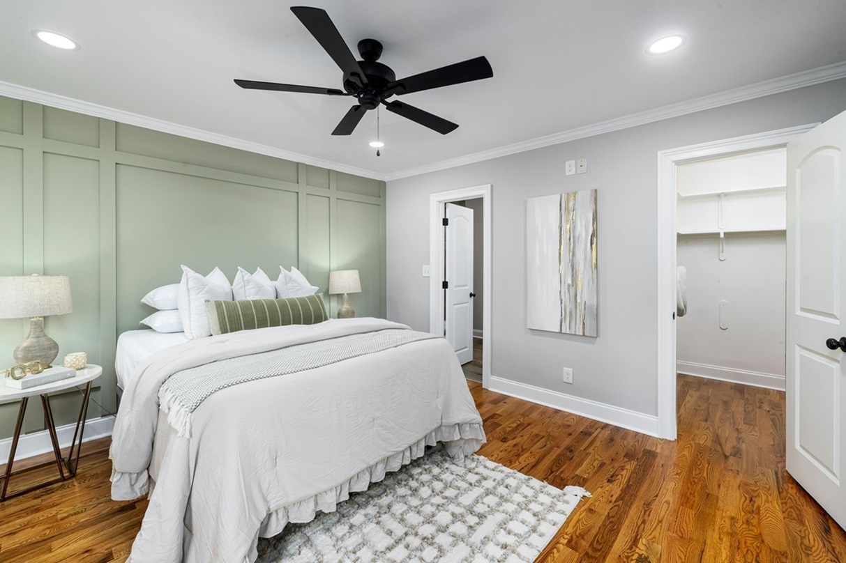 wall moulding kamar tidur