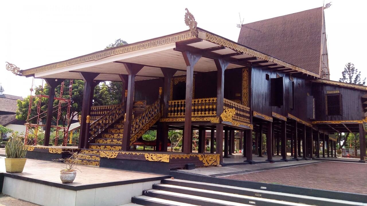 Yuk Keliling Indonesia & Lihat 34 Rumah Adat Berfilosofi