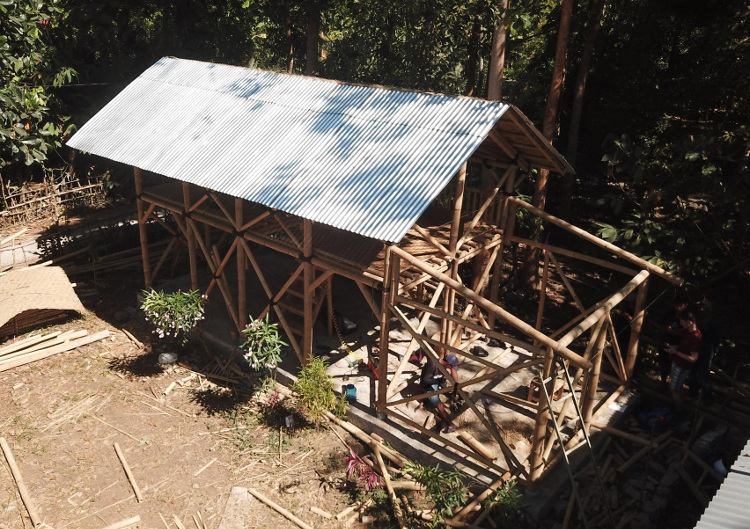 rumah bambu jadi solusi gempa di indonesia