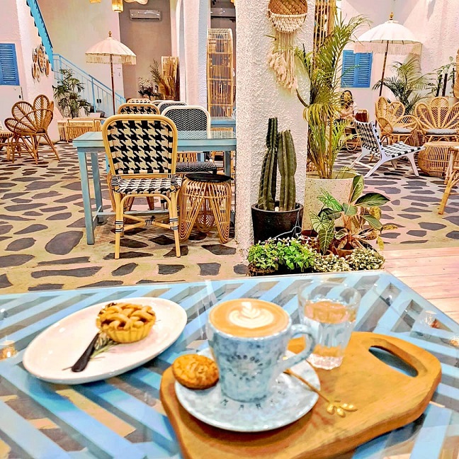 cantik dan nyaman 5 cafe instagrammable di jakarta 3