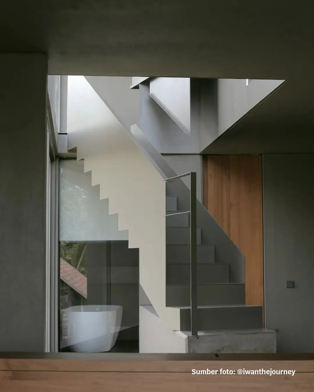 ukuran tangga minimalis untuk rumah kecil