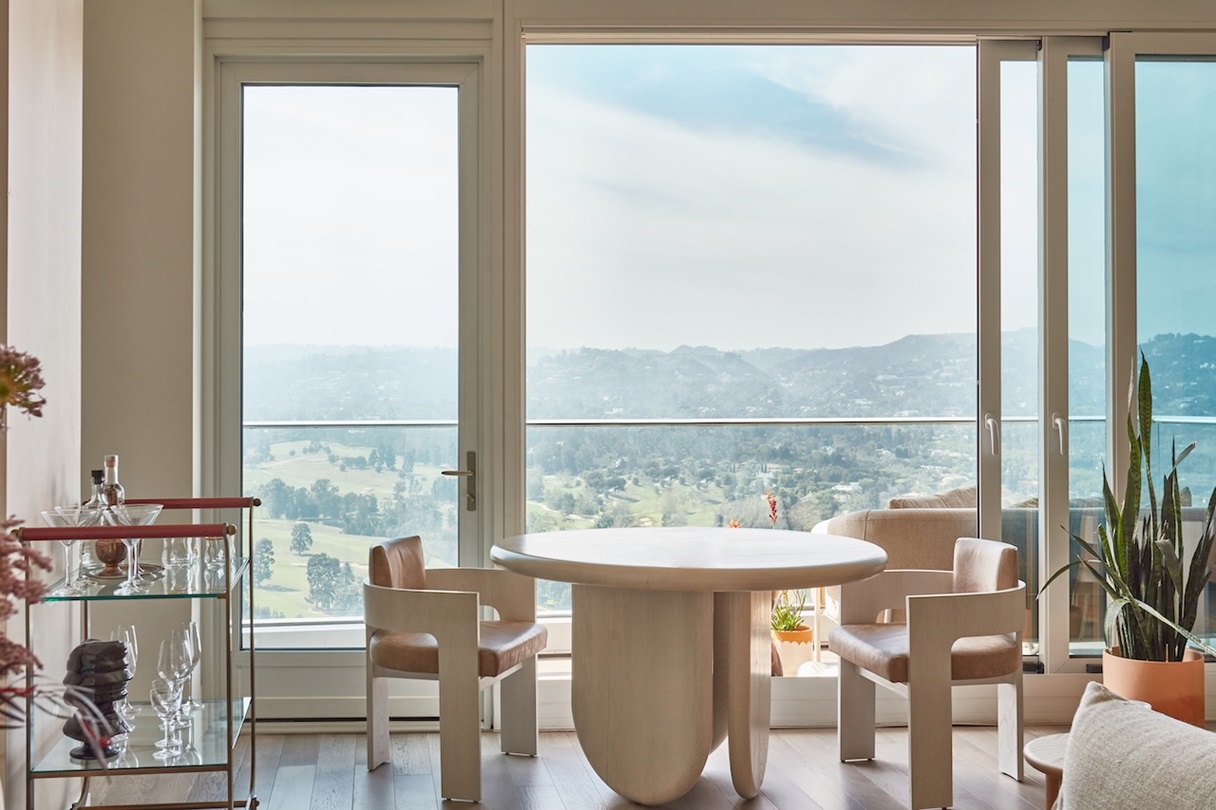 elegan dan simpel! desain understated luxury penthouse di la