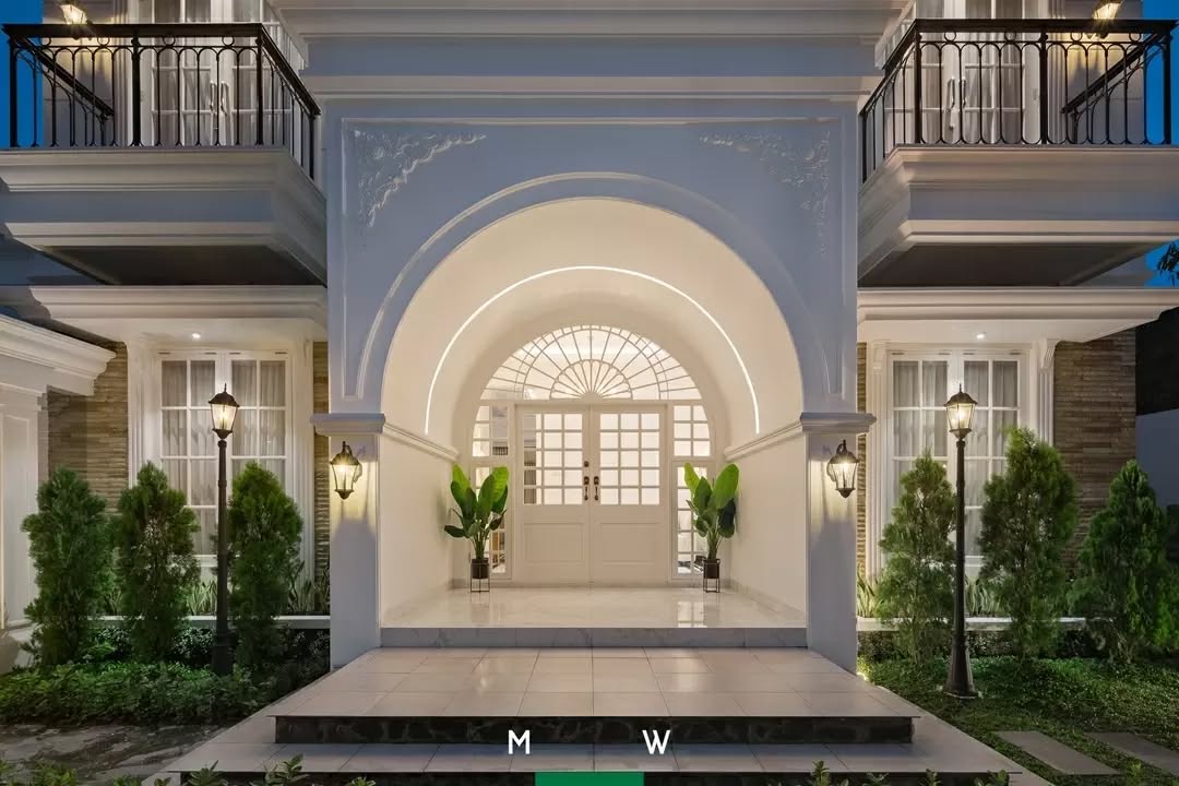 4 Desain Rumah Klasik Modern 2 Lantai Terbaru, Patut Ditiru!