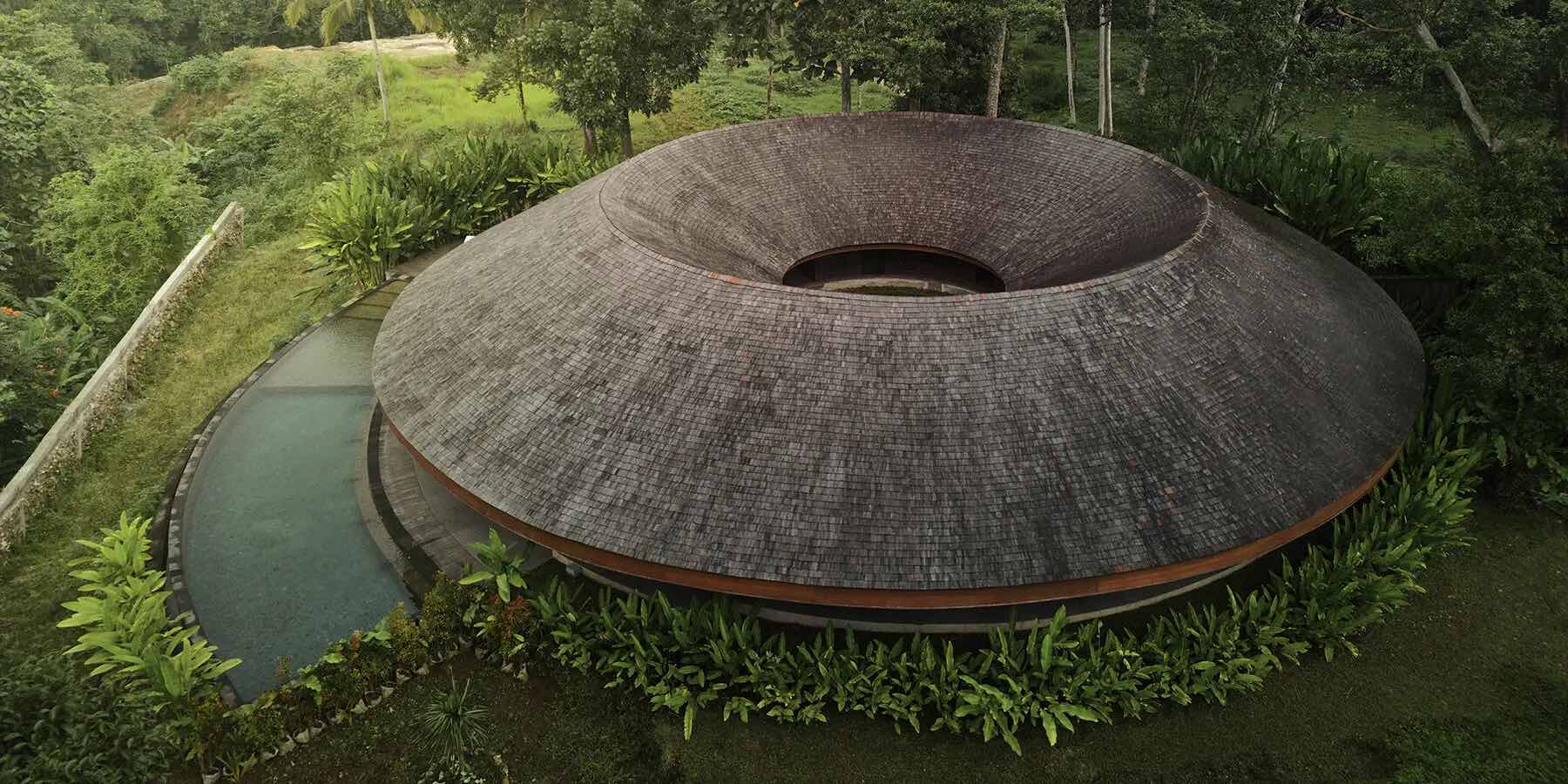 Rumah Cincin Alexis Dornier dengan Pemandangan Indah di Bali