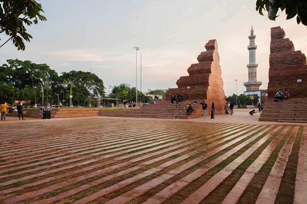 Arsitek Berprestasi Mendunia Bangun Alun-alun di Cirebon