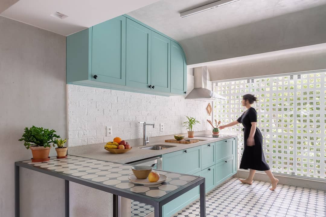 Ternyata Mudah, Ini 5 Cara Membersihkan Lantai Berminyak!