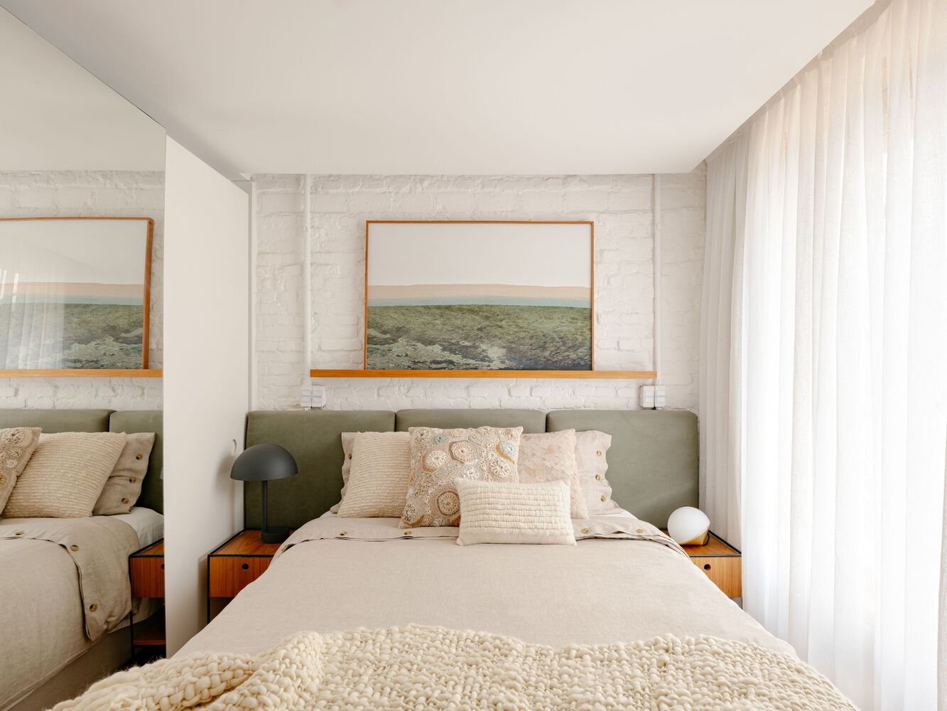 Ini 6 Cara Menghias Kamar Tidur Sempit Agar Rapi & Estetik!