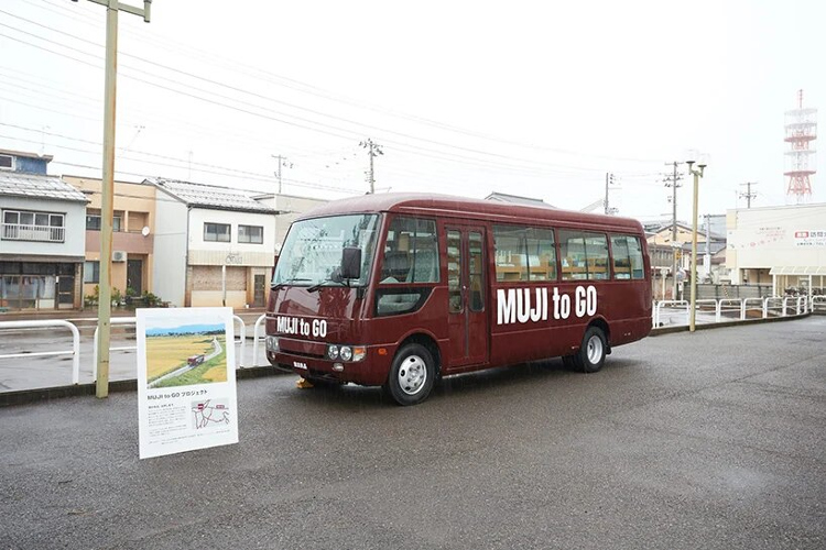 Keliling Jepang, Muji Sulap Minibus Jadi Moving Store
