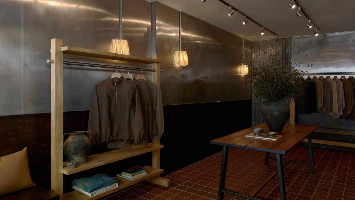 Listening Bar Hadir di Dalam Butik Colbo New York