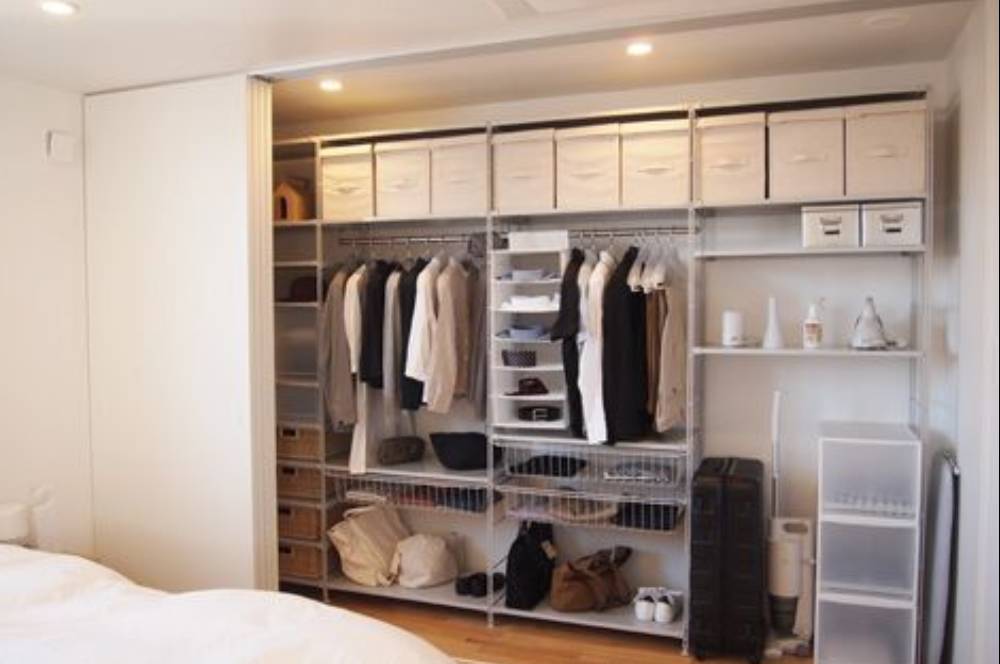 8 Cara Jitu Rapikan Lemari: Teknik Profesional yang Efektif