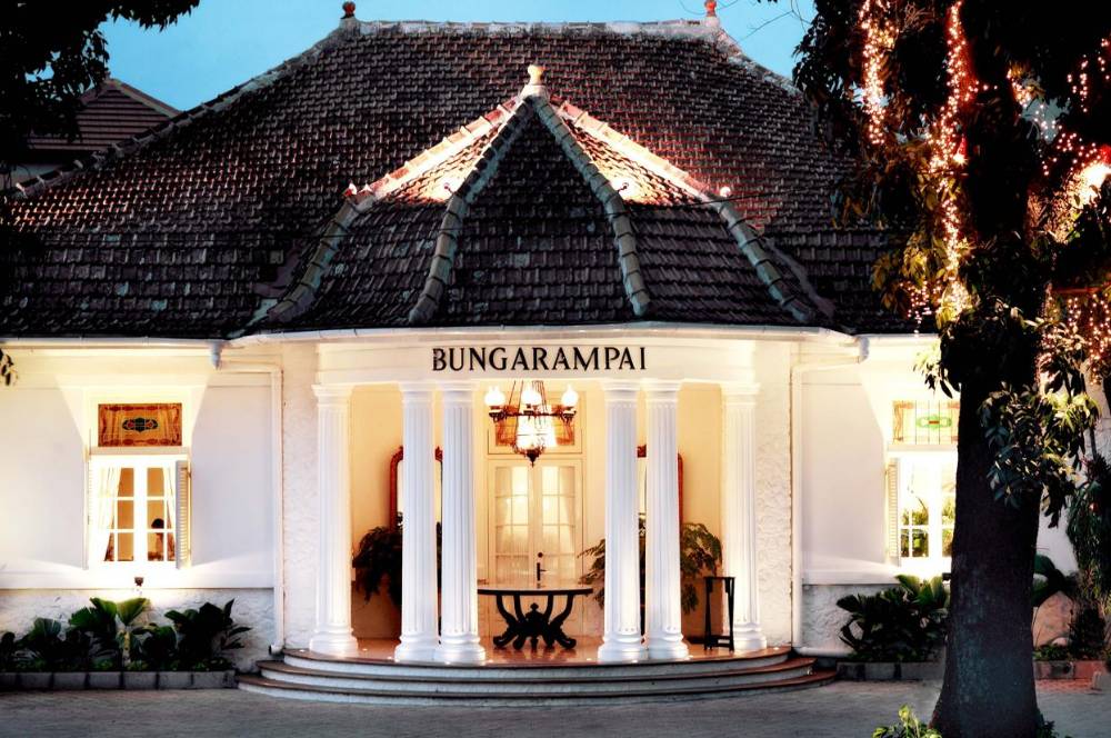 Bunga Rampai, Bangunan Tua 100 Tahun Menjadi Restoran Eksis