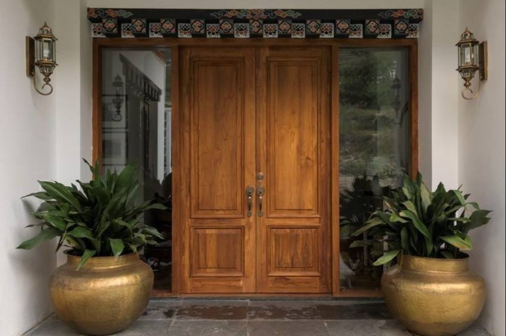 7 Model Pintu 2 Daun Mewah untuk Tampilan Rumah Elegan