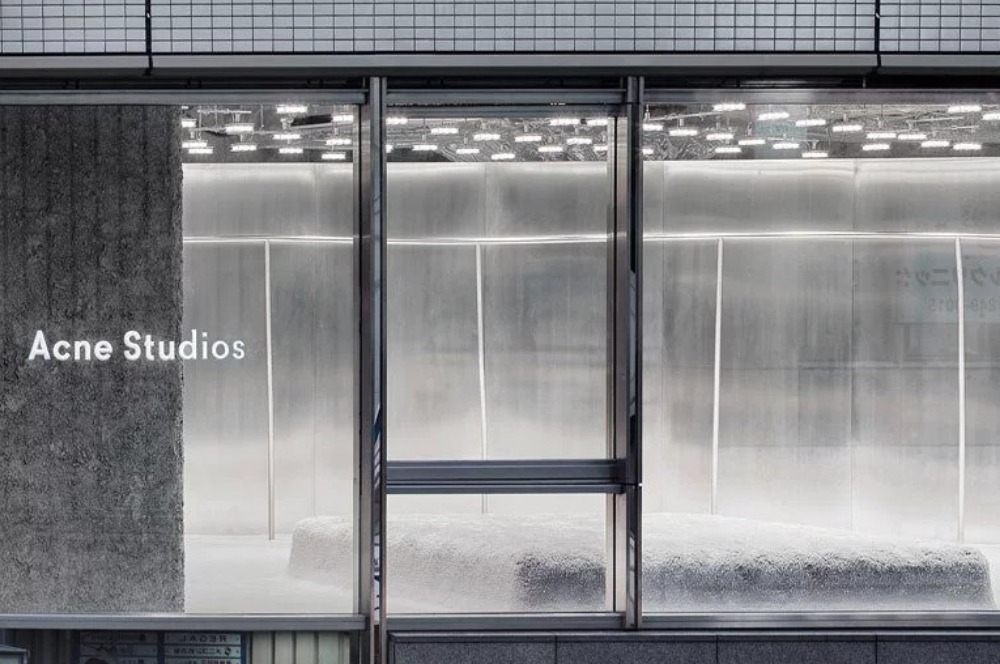Butik Berbalut Besi dari Acne Studios di Nagoya