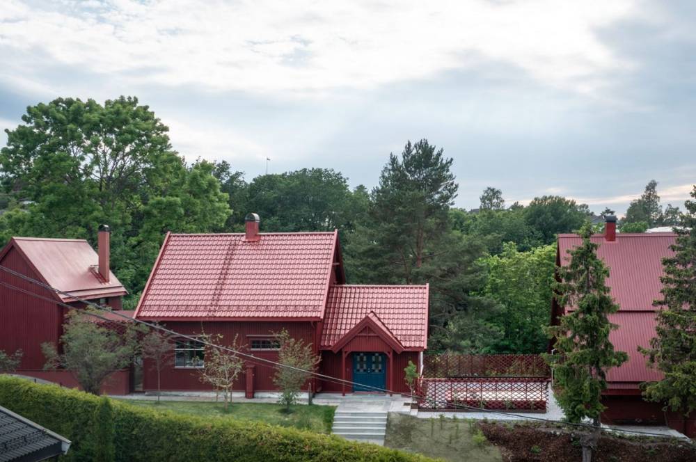 Tanpa Dibongkar, Rumah Merah Khas Norwegia Tetap Jadi Modern