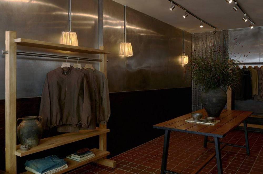 Listening Bar Hadir di Dalam Butik Colbo New York