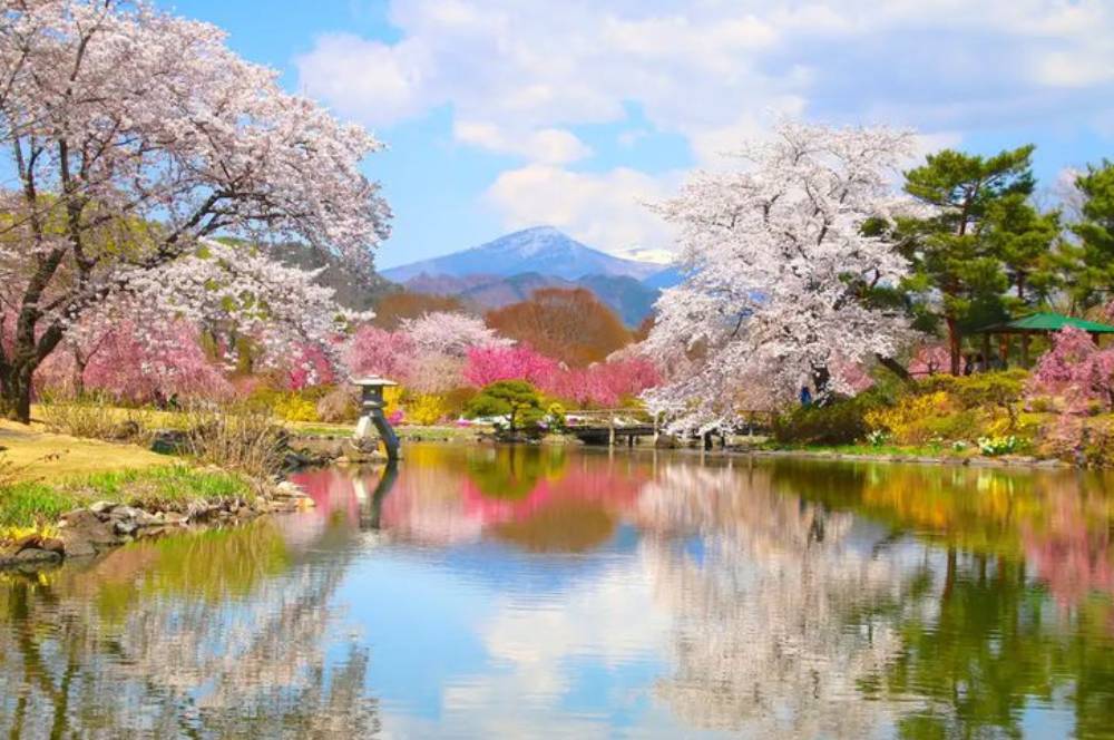 10 Destinasi di Jepang yang Bagaikan Negeri Dongeng