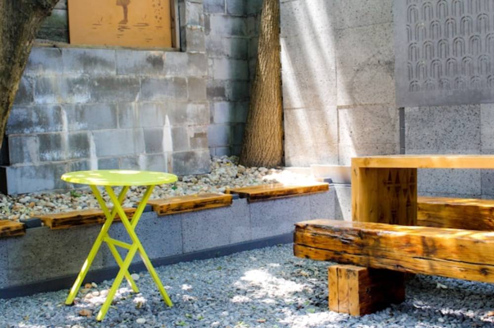 8 Desain Cafe Outdoor, Cocok untuk Kaum Muda!