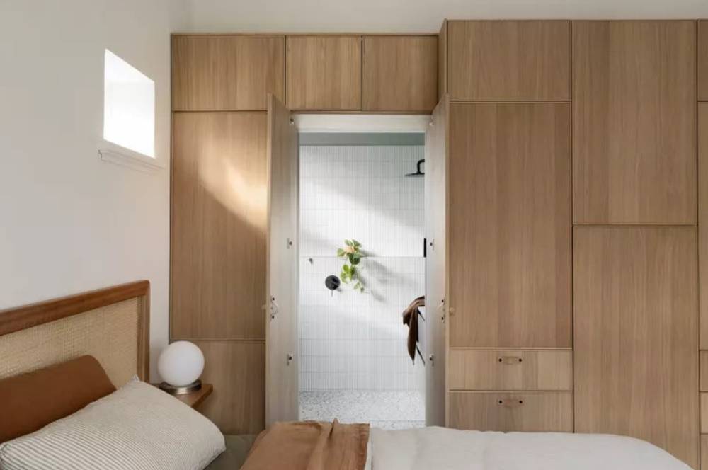 5 Desain Pintu Kamuflase, Seperti Punya Pintu Rahasia!