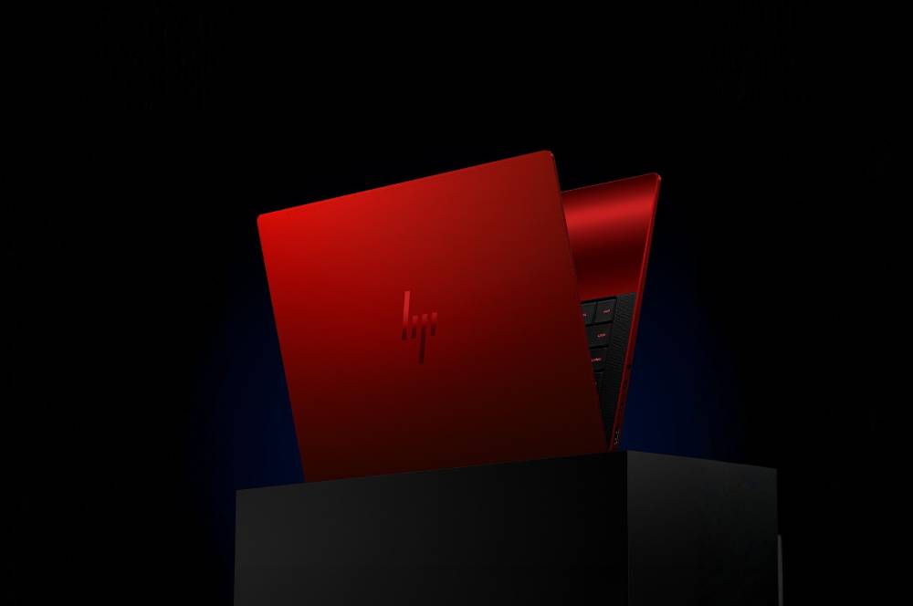 Siapa Sangka? Ferrari Kini Punya Laptop Sendiri 