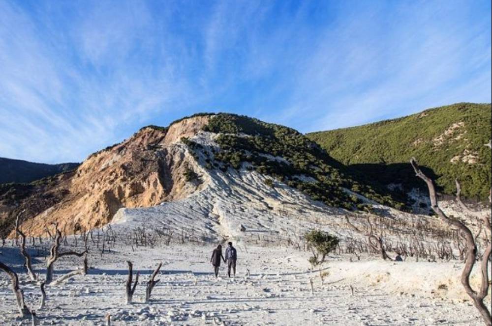 10 Tempat Wisata di Garut yang Paling Terkenal & Favorit