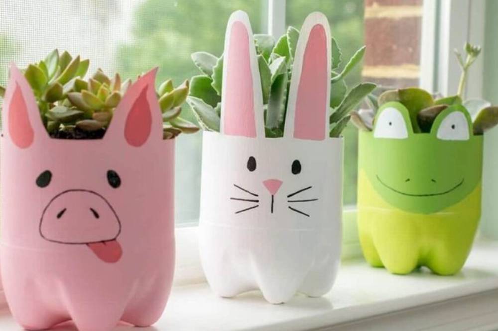 Buat Pot Bunga dari Botol Bekas? Simak Langkah-langkahnya!