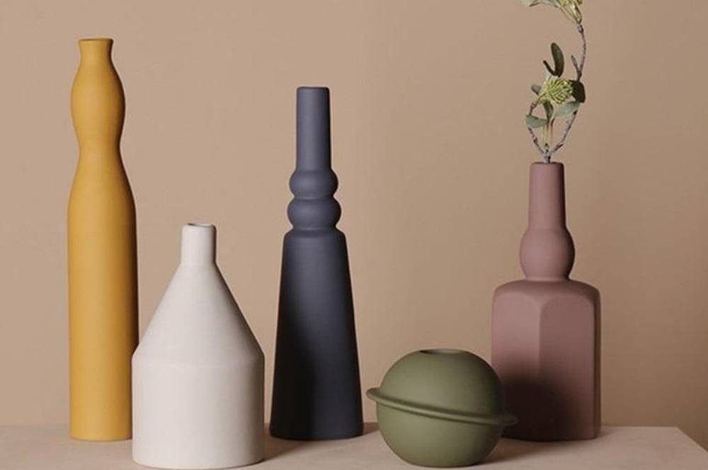 Estetika Rumah Naik Level! Ini 5 Manfaat Vas Bunga 