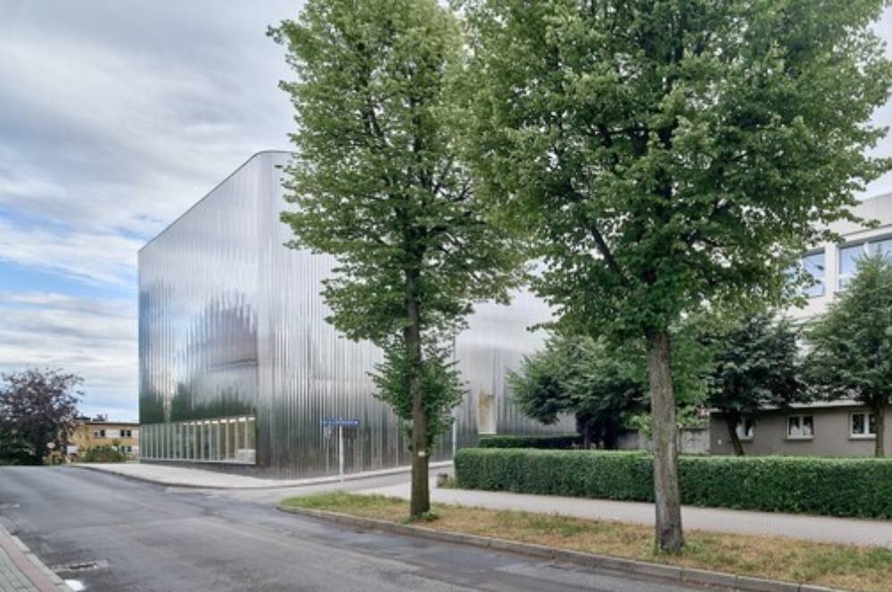 Fasad Gedung Konser di Polandia ini Mirip Kaca