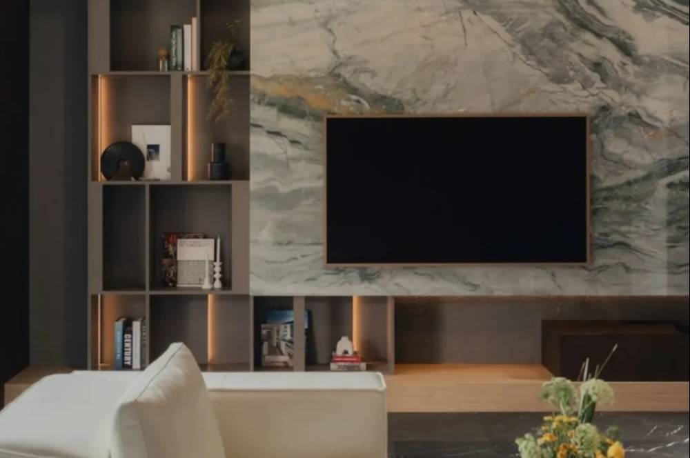 6 Model Backdrop TV Terbaru, Ruang Keluarga Makin Elegan!