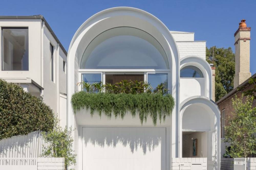 Moon House, Hunian Neoklasik Masih Cocok Untuk Keluarga Muda