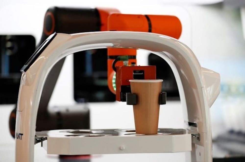 Robot Barista: Solusi Hangout di Kafe Saat Pandemi?