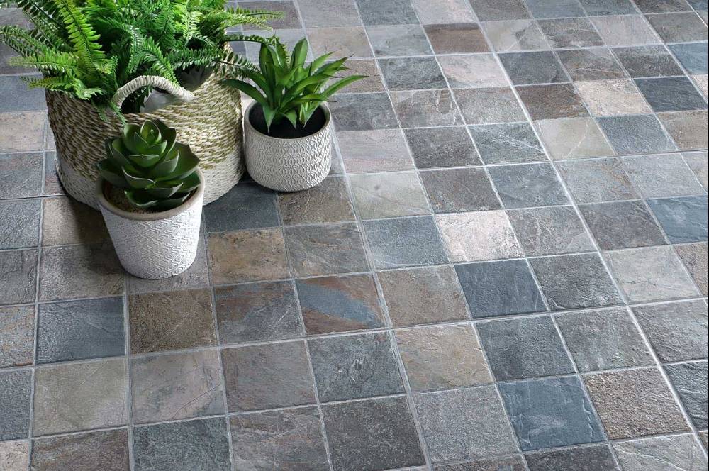 Keramik Teras Kasar, Pilihan Tepat untuk Teras Anti Licin