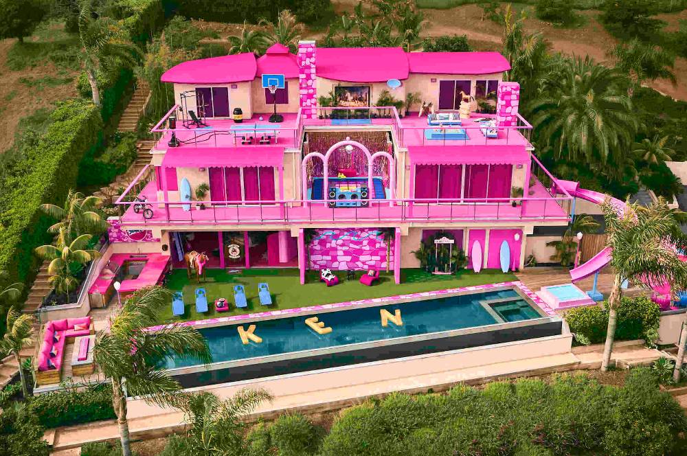 Kesempatan untuk Nginap Gratis di Rumah Barbie di Malibu!