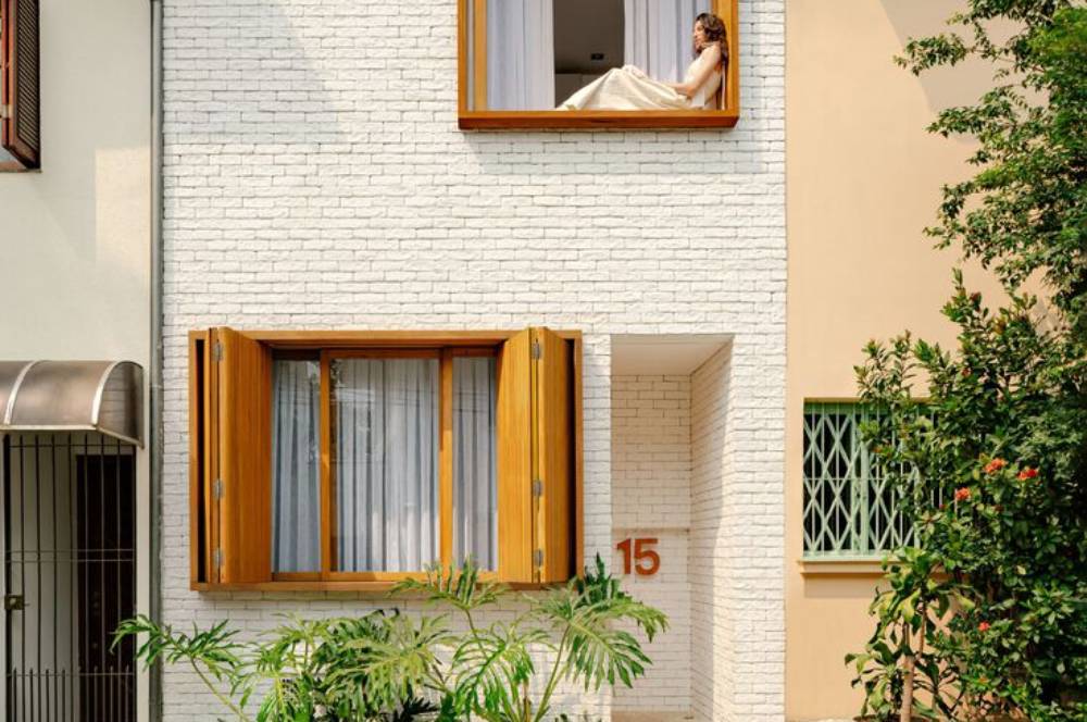 7 Desain Rumah 2 Lantai Mungil Cantik, Kecil Tapi Nyaman!